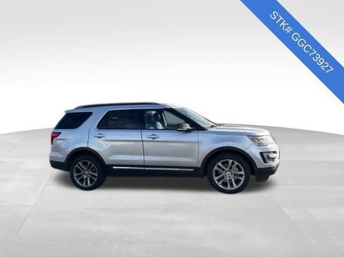 Used 2016 Ford Explorer XLT w/ Equipment Group 202A image 4