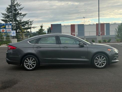 Used 2018 Ford Fusion Energi SE FWD image 4