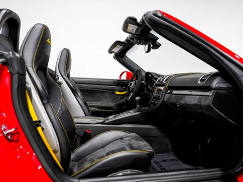 Used 2016 Porsche Boxster Spyder image 27