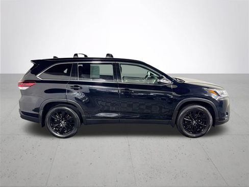 Used 2019 Toyota Highlander SE AWD/4WD image 5