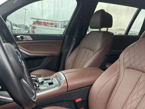 Used 2022 BMW X7 M50i w/ Dynamic Handling Package AWD/4WD image 18