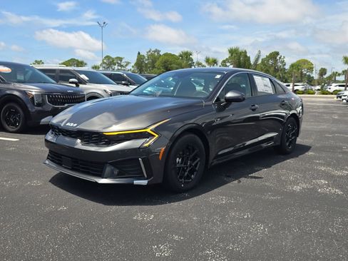 New 2026 Kia K5 LXS FWD image 3
