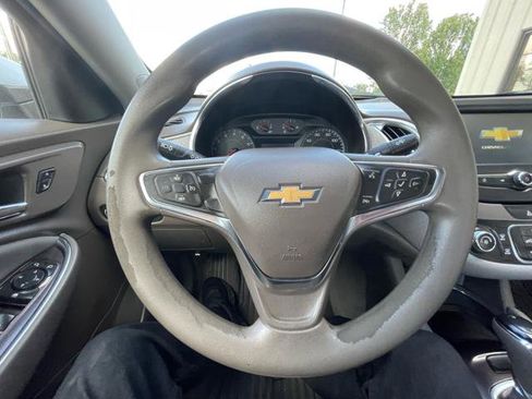 Used 2017 Chevrolet Malibu LT w/ LPO, Convenience Package 2 image 17