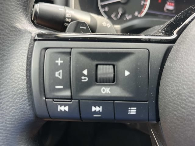 Used 2023 Nissan Rogue SV AWD/4WD image 31