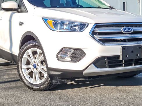 Used 2018 Ford Escape SE w/ SE Sync 3 Package image 2