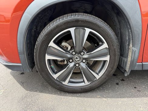 Used 2019 Lexus UX 250h w/ Premium Package AWD/4WD image 24