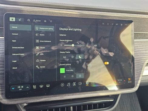 Used 2023 Rivian R1S Launch Edition image 40