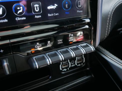 Used 2020 RAM 1500 Limited AWD/4WD image 40