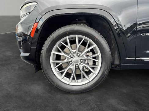 Used 2023 Jeep Grand Cherokee L Summit AWD/4WD image 4