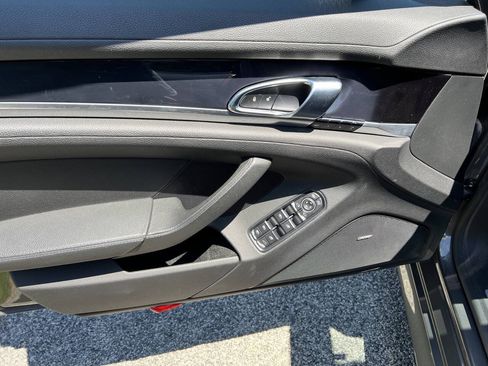 Used 2013 Porsche Panamera image 16