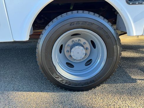 Used 2010 Ford F550 4x4 Crew Cab Super Duty image 34