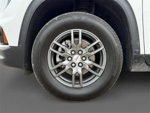 Used 2025 GMC Acadia Elevation image 17