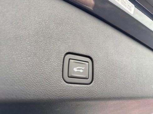 Used 2024 Cadillac XT6 Sport w/ Technology Package image 7