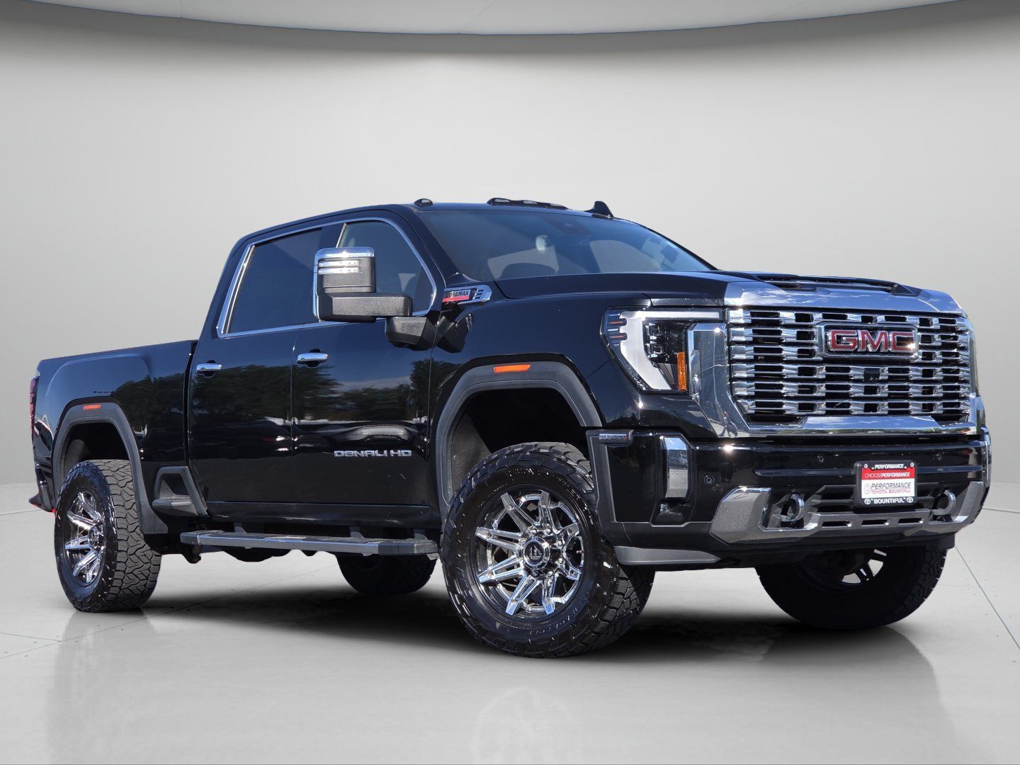 Used 2024 GMC Sierra 2500 Denali AWD/4WD image 2