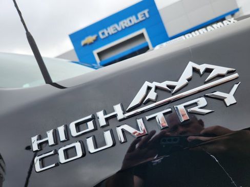 Used 2022 Chevrolet Silverado 2500 High Country w/ LPO, Hitch Package image 13