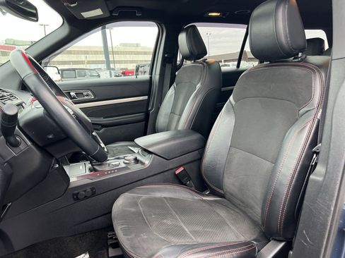 Used 2018 Ford Explorer XLT w/ Equipment Group 202A image 13