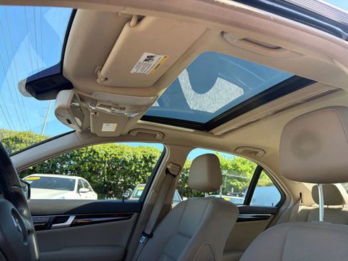 Used 2014 Mercedes-Benz C 250 Sedan image 17