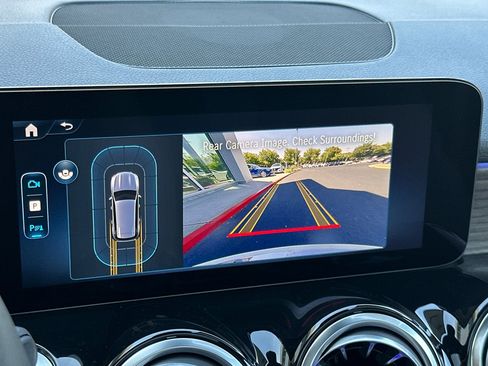 New 2025 Mercedes-Benz GLB 250 4MATIC image 19