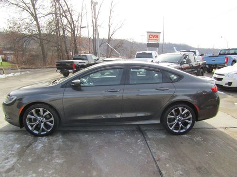 Used 2016 Chrysler 200 S w/ Navigation & Sound Group I image 2