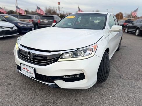 Used 2017 Honda Accord EX-L image 5