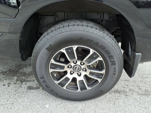 Certified 2024 Nissan Titan SV w/ SV Convenience Package image 4