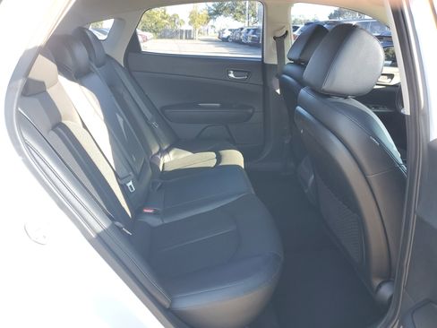 Used 2019 Kia Optima S image 12