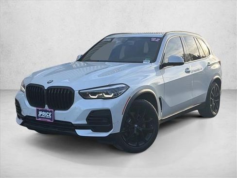 Used 2022 BMW X5 xDrive40i w/ Premium Package image 1