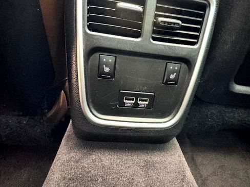 Used 2018 Chrysler 300 C w/ Sun, Sound & Nav Package image 17