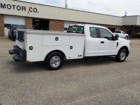 Used 2022 Ford F250 XL w/ Power Equipment Group RWD image 6