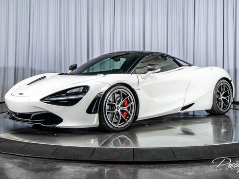 Used 2022 McLaren 720S Spider image 10