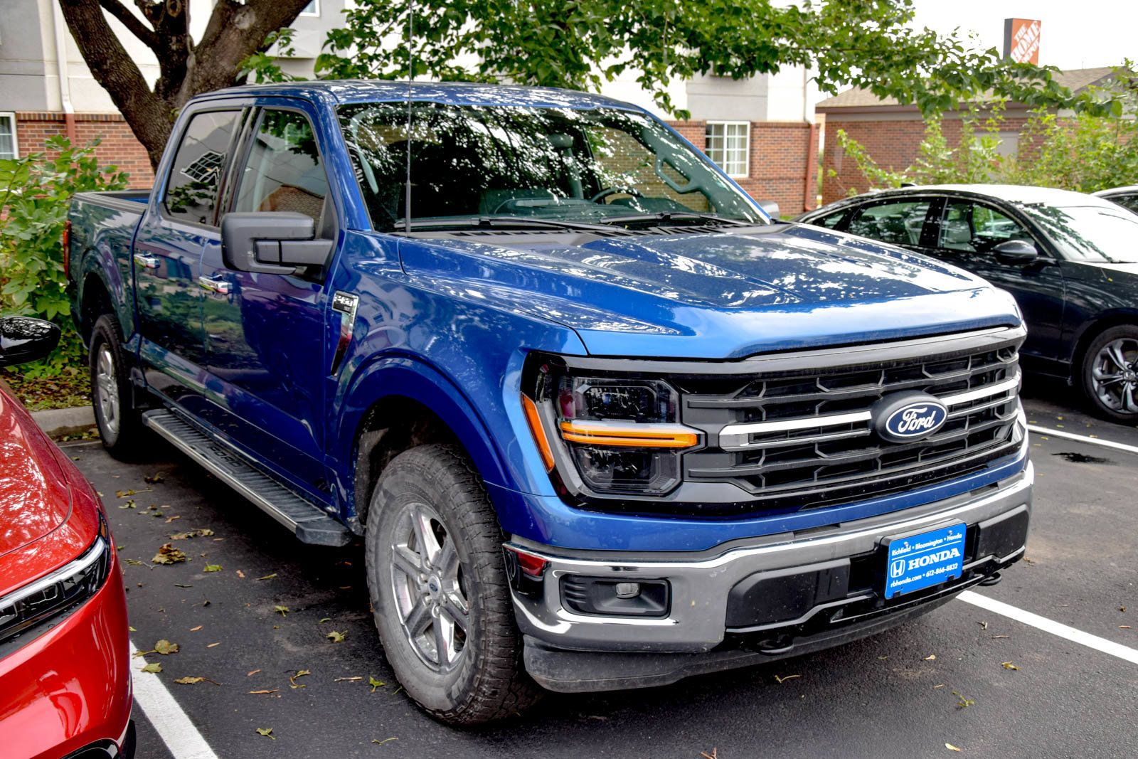 Used 2025 Ford F150 XLT w/ Equipment Group 301A Standard AWD/4WD image 3