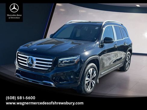 Used 2025 Mercedes-Benz GLB 250 4MATIC image 1