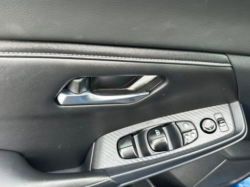 Used 2023 Nissan Sentra SV image 13