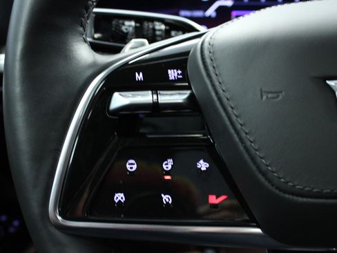 Used 2025 Cadillac Escalade V image 22