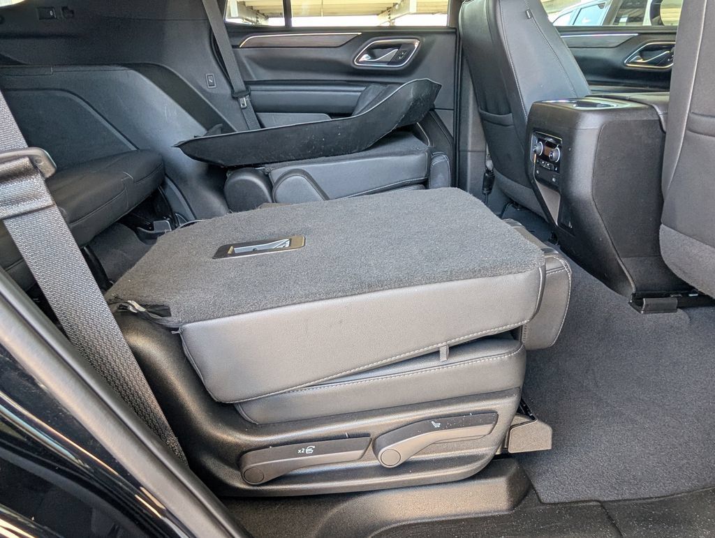 Used 2023 Chevrolet Tahoe Z71 w/ Luxury Package AWD/4WD image 27