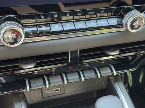 New 2026 GMC Canyon Elevation w/ Convenience Package image 26