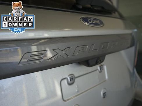 Used 2023 Ford Explorer XLT w/ Equipment Group 202A AWD/4WD image 13