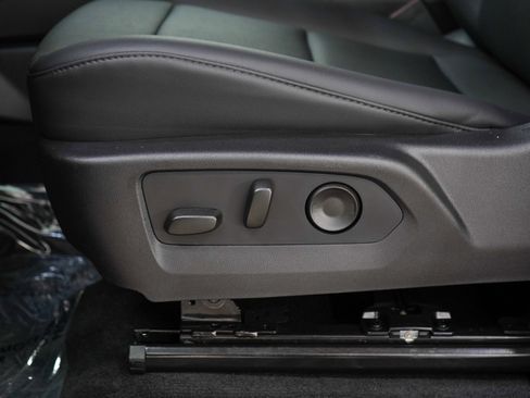 Used 2026 Chevrolet Colorado Trail Boss AWD/4WD image 23