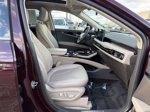 Certified 2023 Lincoln Nautilus Reserve w/ Equipment Group 201A image 15