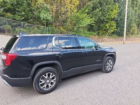 Used 2023 GMC Acadia SLE FWD image 3
