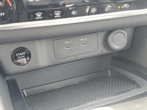 Certified 2025 Nissan Rogue SV AWD/4WD image 16