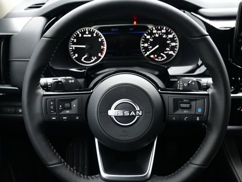 New 2025 Nissan Pathfinder SL image 18