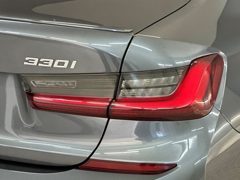 Used 2022 BMW 330i Sedan w/ M Sport Package RWD image 28