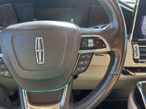 Used 2018 Lincoln Navigator Select w/ Technology Package image 21