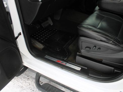 Used 2017 Chevrolet Silverado 1500 LT w/ Redline Edition image 23