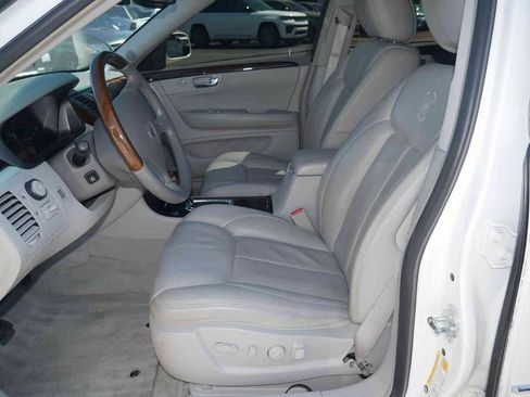 Used 2011 Cadillac DTS Premium FWD image 22