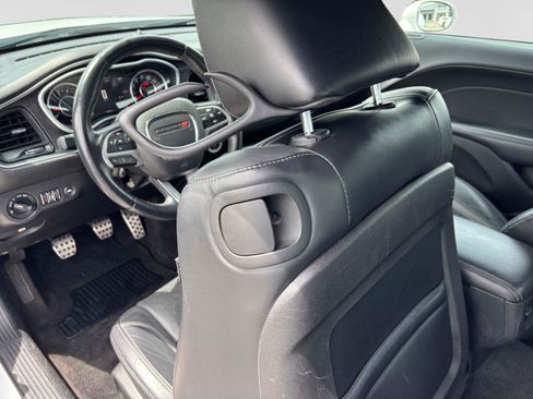 Used 2015 Dodge Challenger R/T Plus RWD image 38