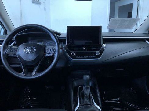Certified 2025 Toyota Corolla LE FWD image 17