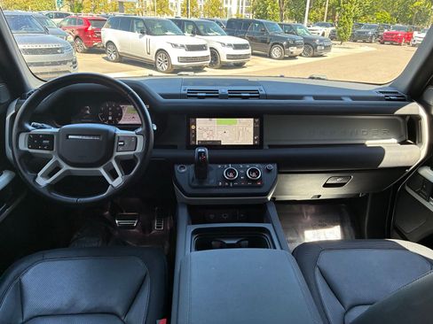Used 2023 Land Rover Defender 110 X-Dynamic SE AWD/4WD image 25