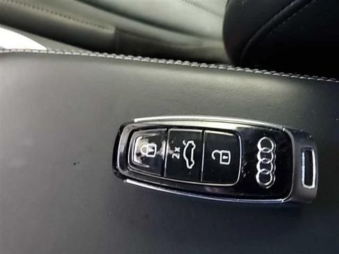 Used 2021 Audi e-tron Prestige w/ Prestige Package AWD/4WD image 9